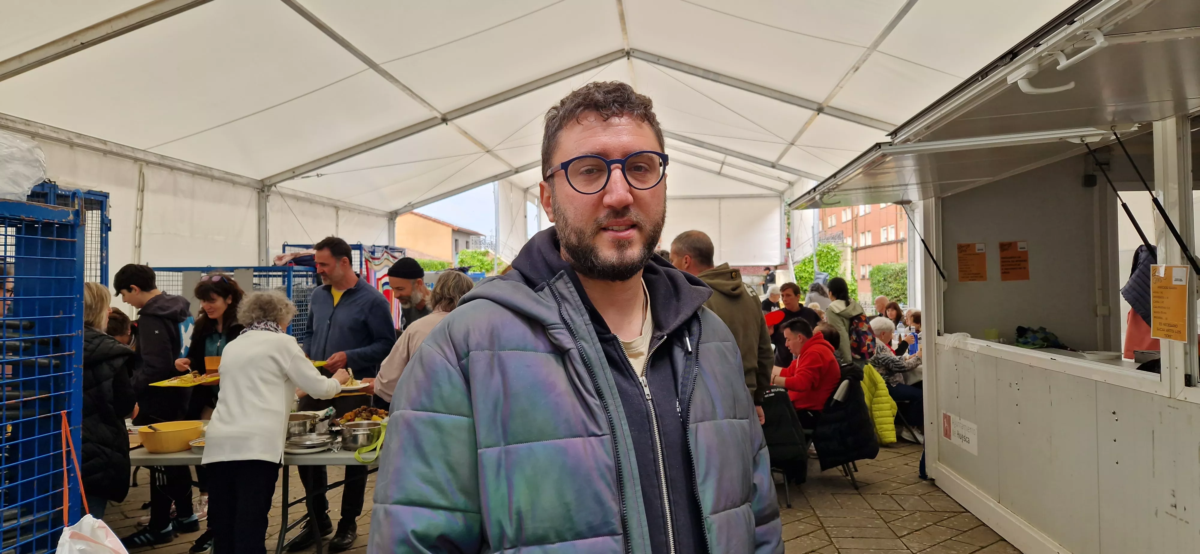 Comida popular en Barriofest. Foto Myriam Martínez250510 135358