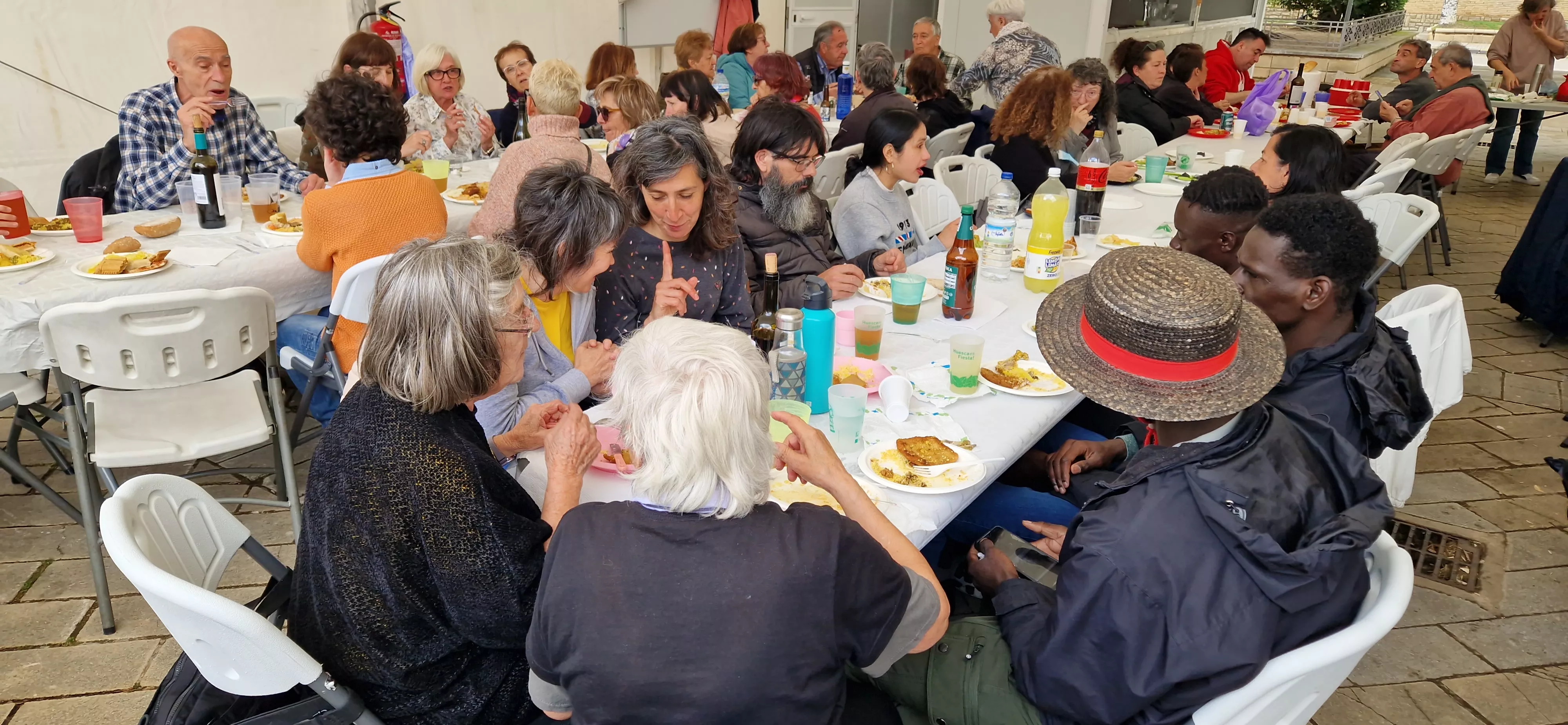 Comida popular en Barriofest. Foto Myriam Martínez250510 135358