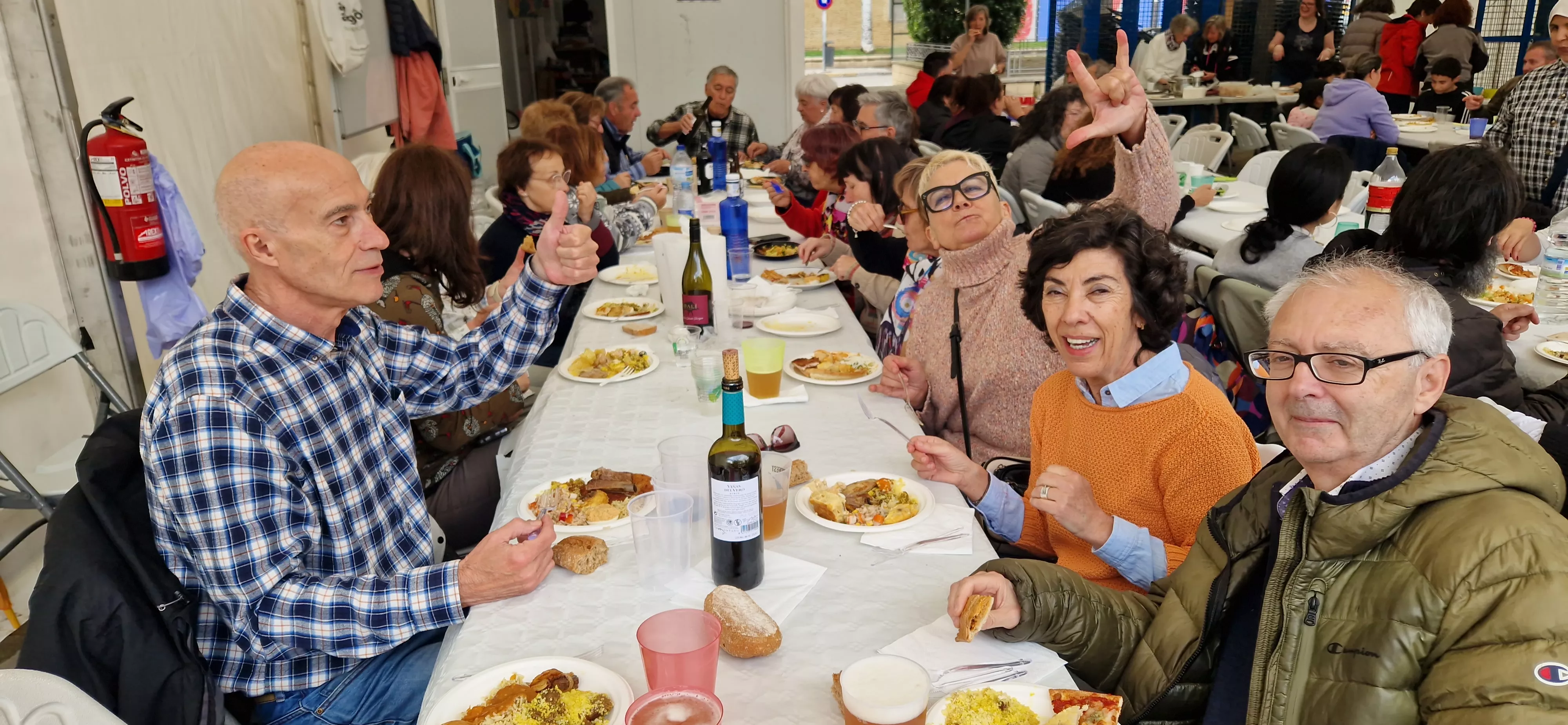 Comida popular en Barriofest. Foto Myriam Martínez250510 135358