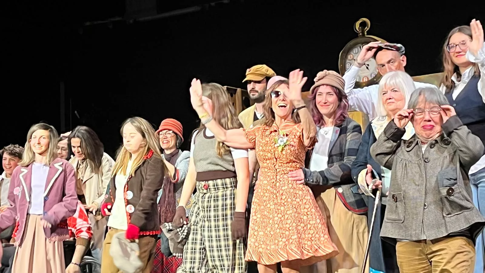 Representación de 'El Viaje' por el Taller de Artes Escénicas Diversario. Foto Mercedes Manterola