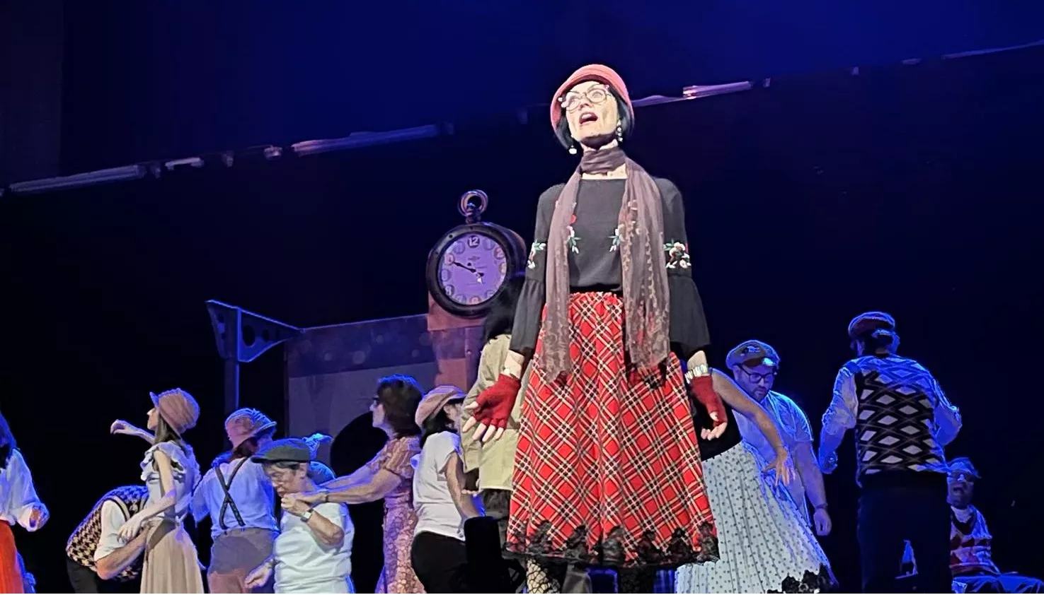 Representación de 'El Viaje' por el Taller de Artes Escénicas Diversario. Foto Mercedes Manterola