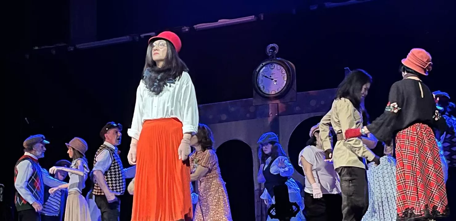 Representación de 'El Viaje' por el Taller de Artes Escénicas Diversario. Foto Mercedes Manterola