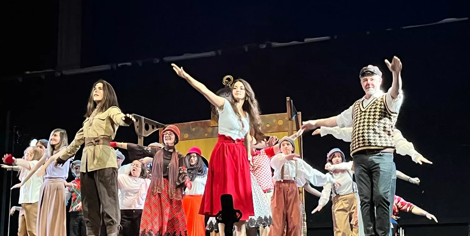 Representación de 'El Viaje' por el Taller de Artes Escénicas Diversario. Foto Mercedes Manterola