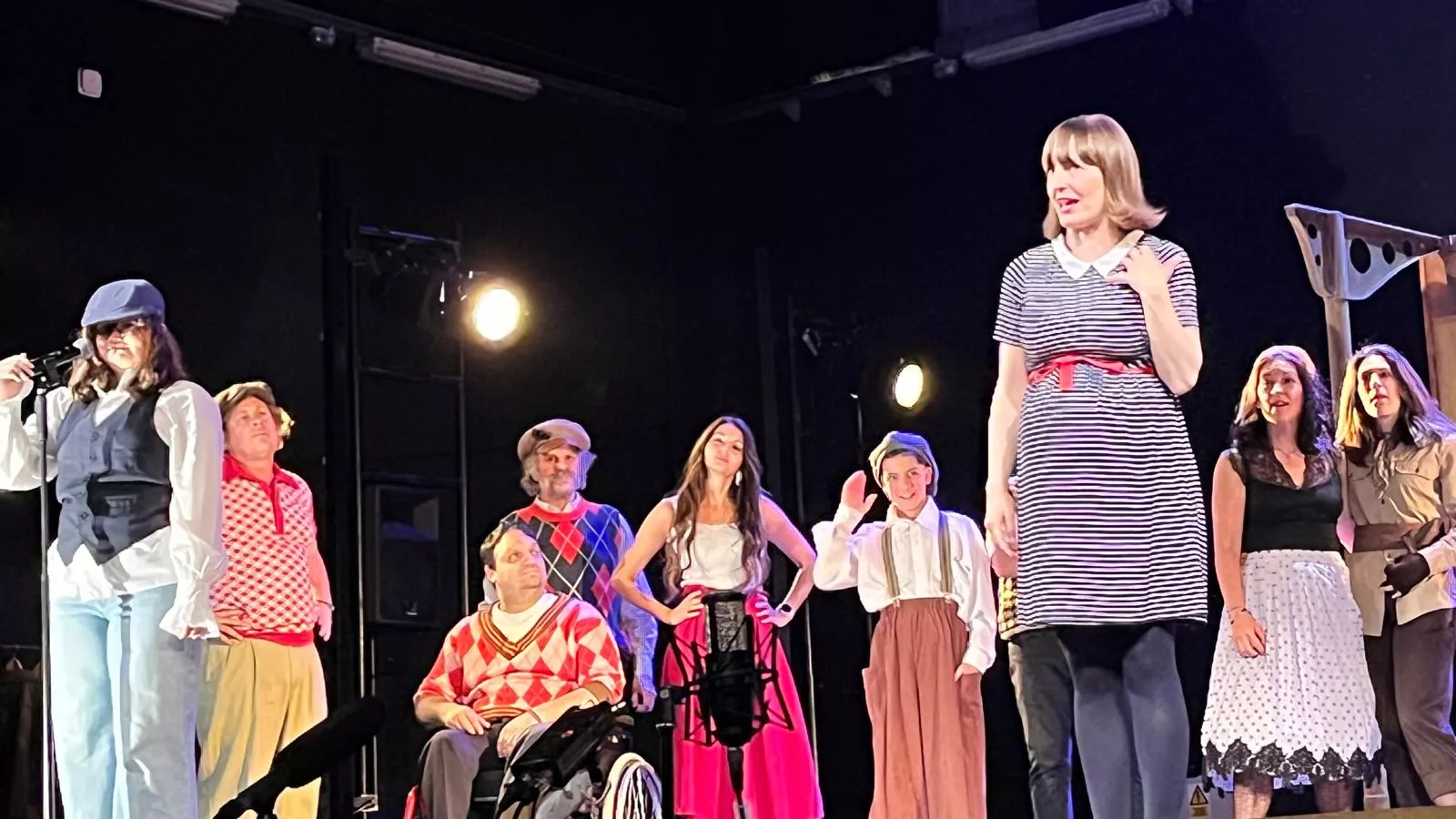 Representación de 'El Viaje' por el Taller de Artes Escénicas Diversario. Foto Mercedes Manterola