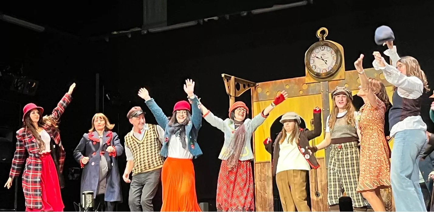 Representación de 'El Viaje' por el Taller de Artes Escénicas Diversario. Foto Mercedes Manterola