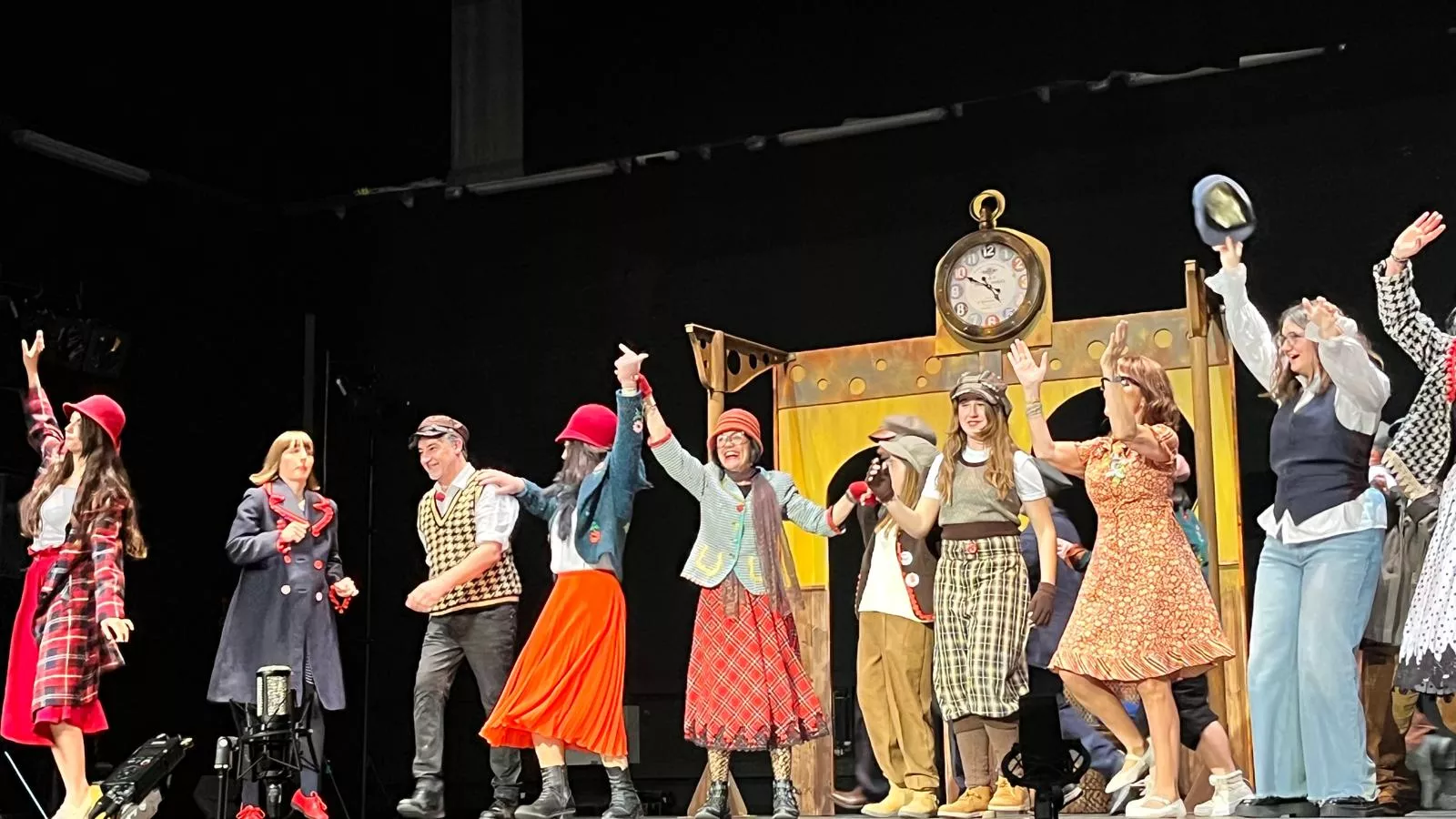 Representación de 'El Viaje' por el Taller de Artes Escénicas Diversario. Foto Mercedes Manterola