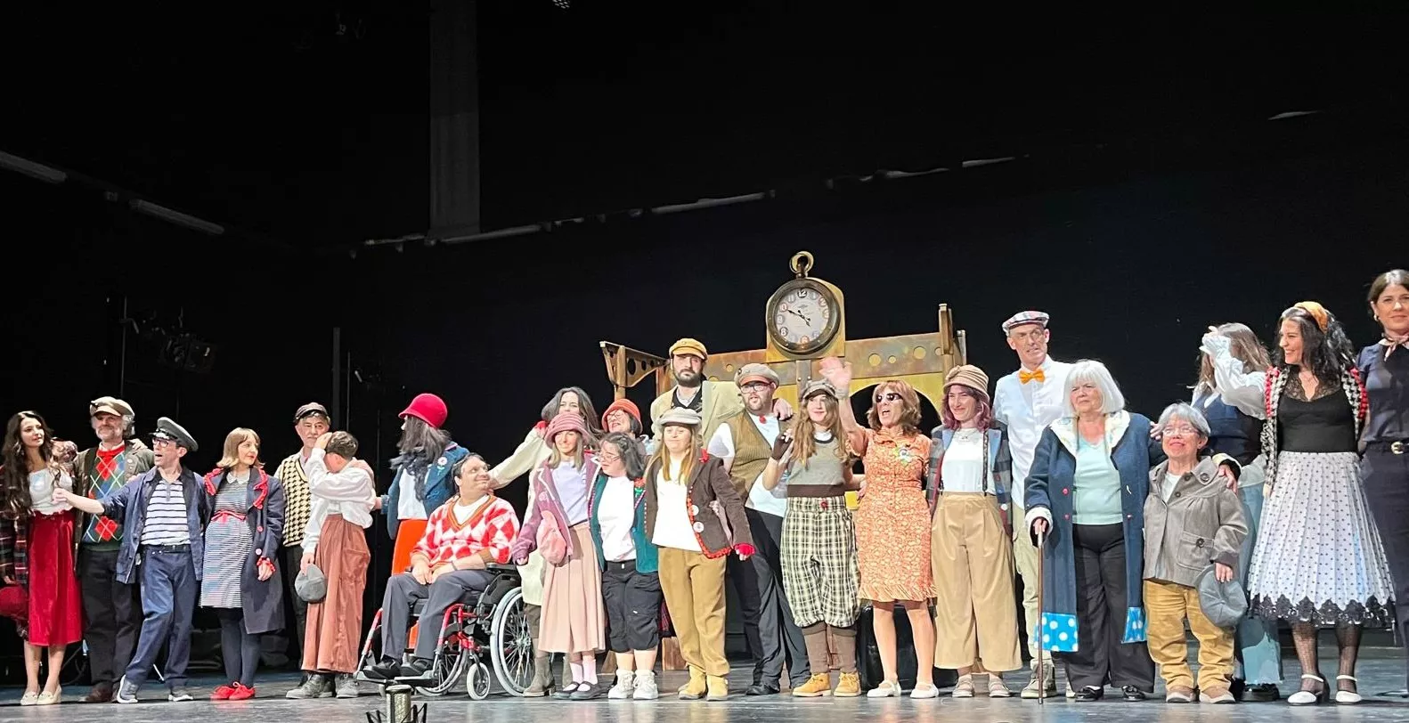 Representación de 'El Viaje' por el Taller de Artes Escénicas Diversario. Foto Mercedes Manterola