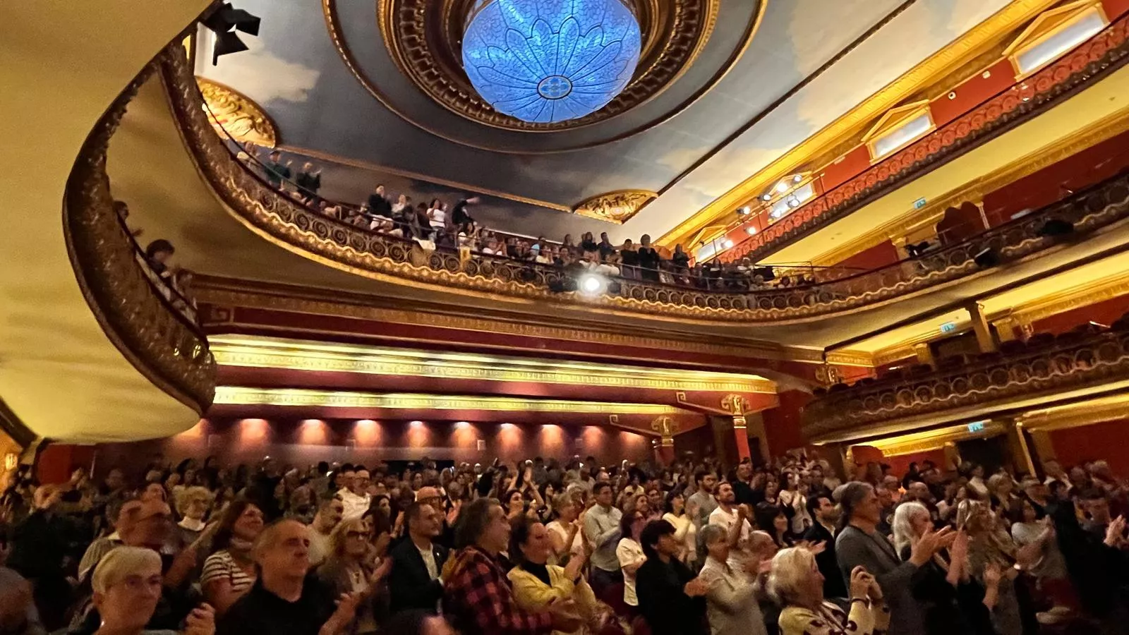 Representación de 'El Viaje' por el Taller de Artes Escénicas Diversario. Foto Mercedes Manterola