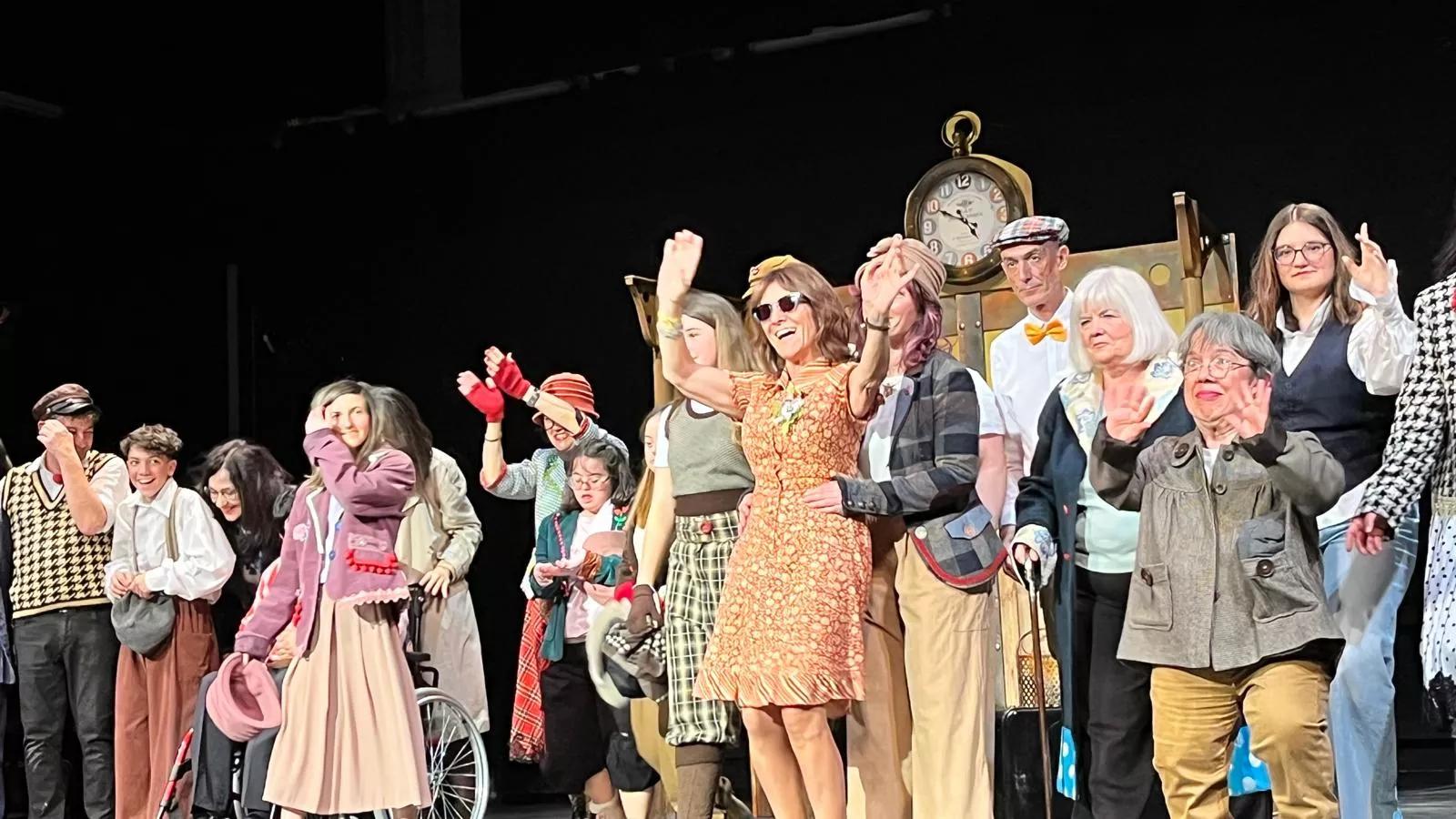 Representación de 'El Viaje' por el Taller de Artes Escénicas Diversario. Foto Mercedes Manterola Representación de 'El Viaje' por el Taller de Artes Escénicas Diversario. Foto Mercedes Manterola