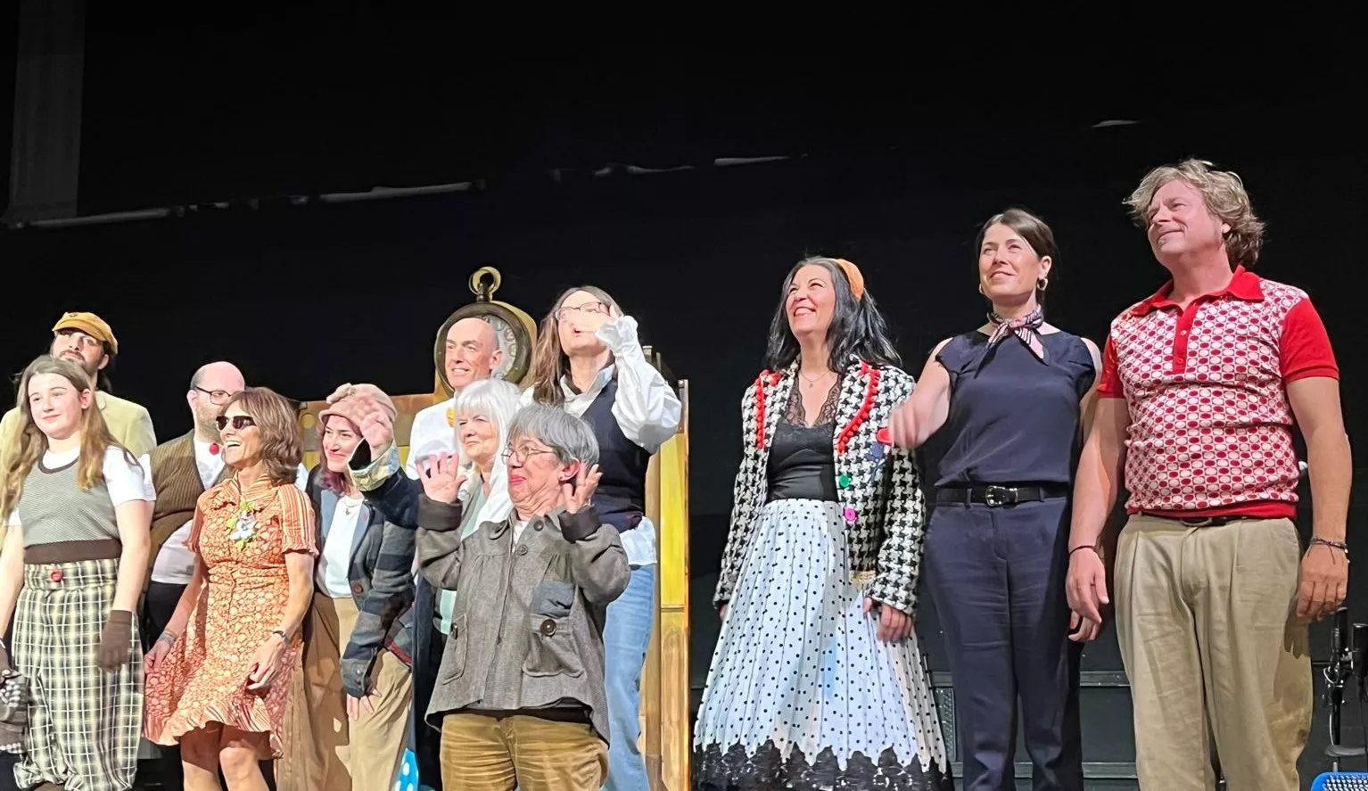 Representación de 'El Viaje' por el Taller de Artes Escénicas Diversario. Foto Mercedes Manterola