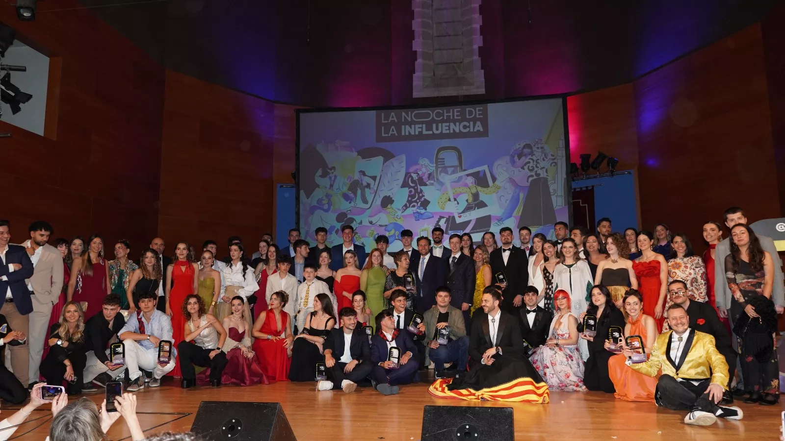 Galardonados en La Noche de la Influencia con autoridades