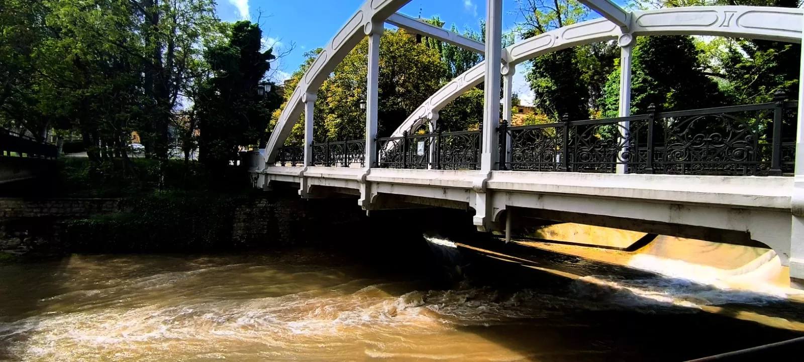 Río Isuela tras el episodio de intensas lluvias en Huesca. Foto Joaquín Santafé