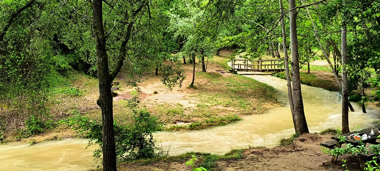 Río Isuela tras el episodio de intensas lluvias en Huesca. Foto Joaquín Santafé