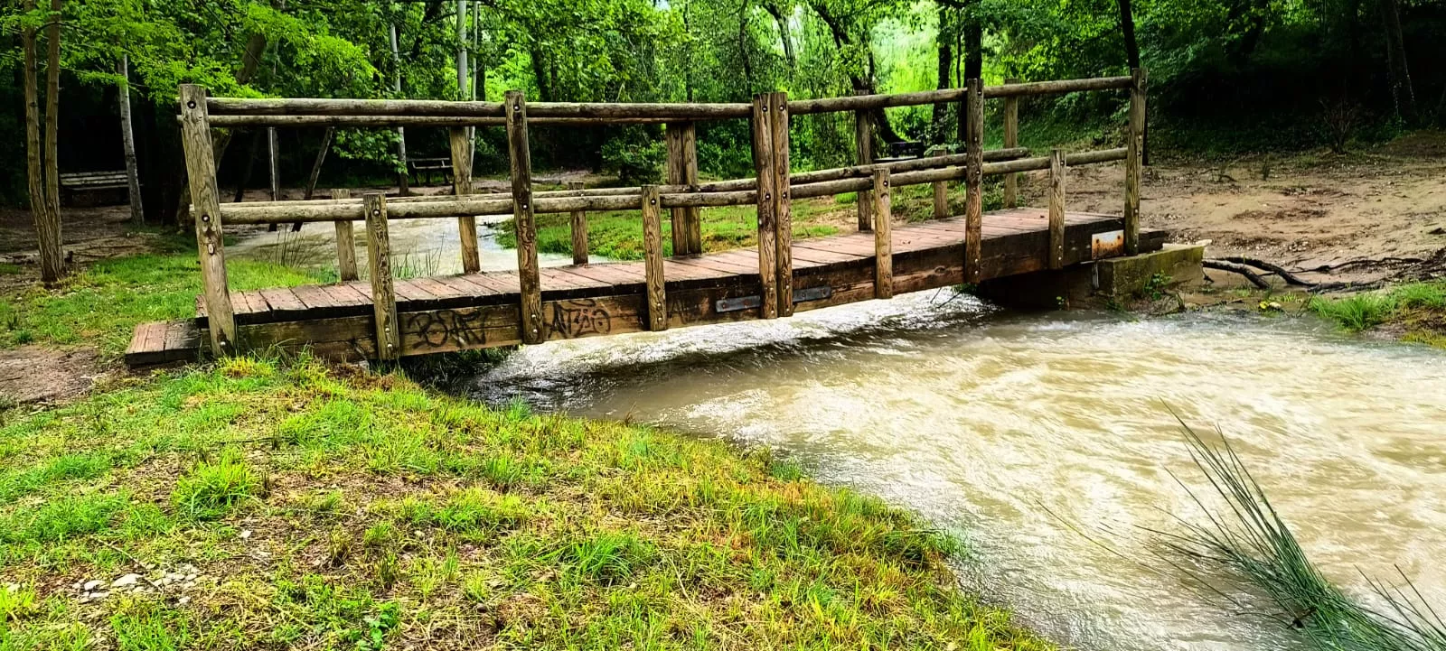 Río Isuela tras el episodio de intensas lluvias en Huesca. Foto Joaquín Santafé