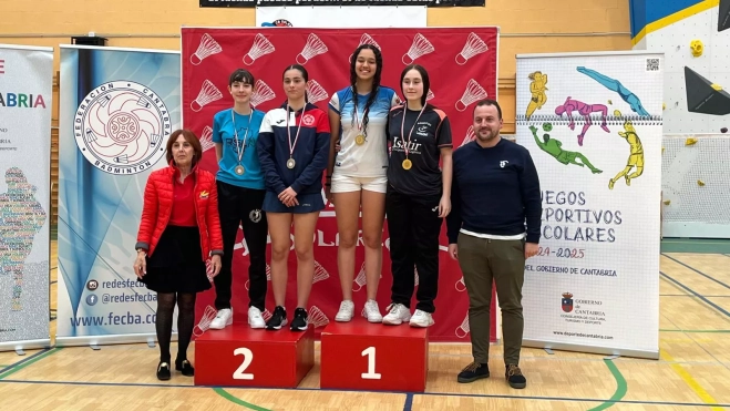 Emma Bibián, subcampeona en dobles en Solares. Emma Bibián, subcampeona en dobles en Solares.