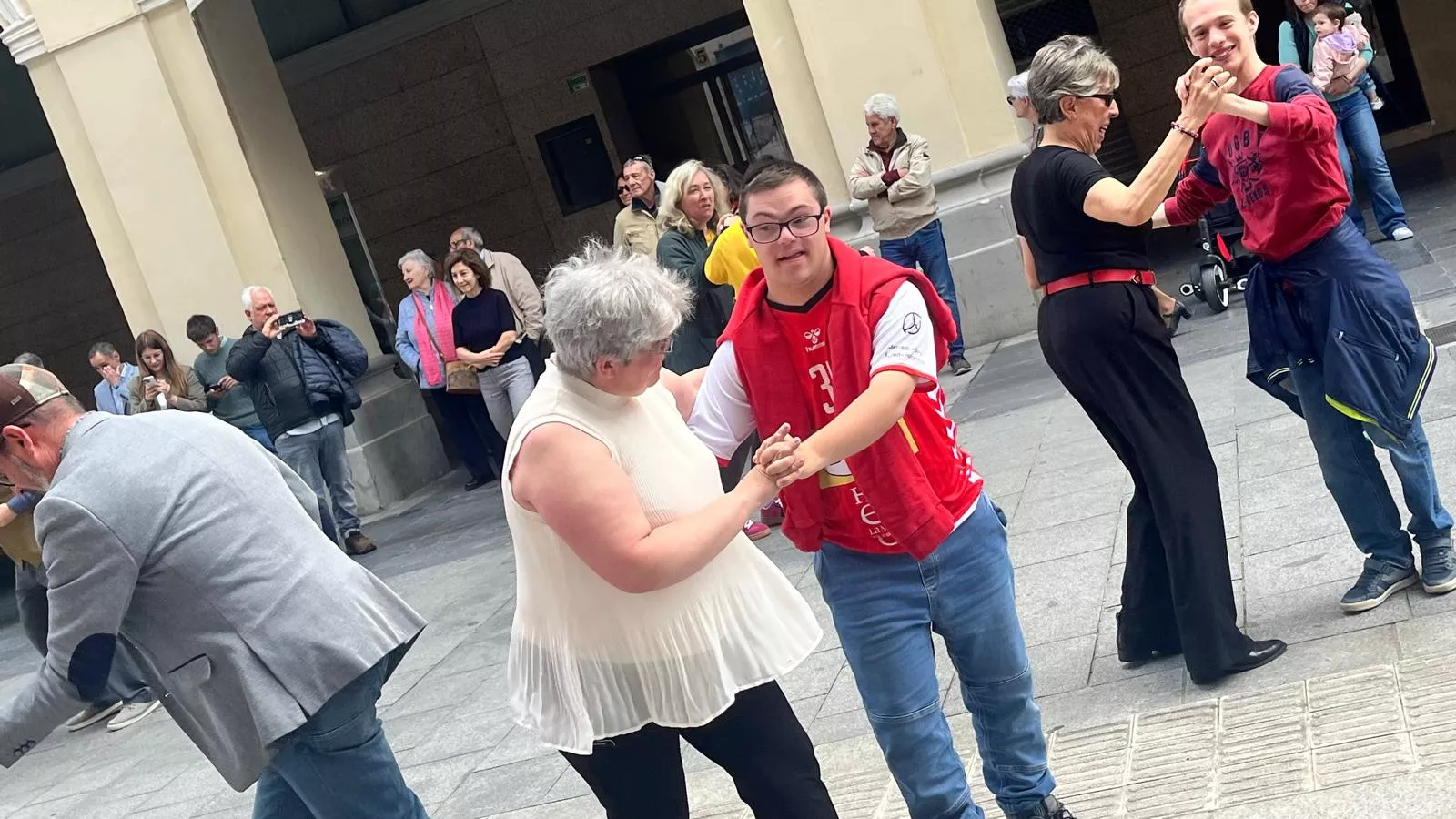 Clausura de Diversario en Huesca. Foto Mercedes Manterola