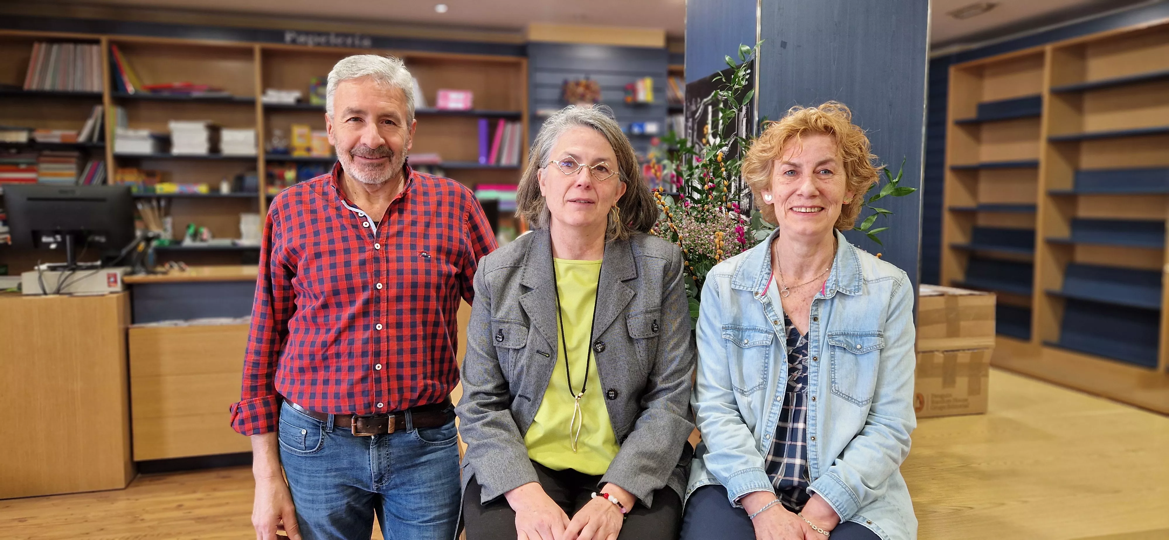 Jesús Buil, Ana Martínez y Ludi Escartín, en Másdelibros. Foto Myriam Martínez