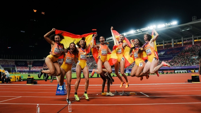 Los dos relevos femeninos que han hecho historia para España. Los dos relevos femeninos que han hecho historia para España.