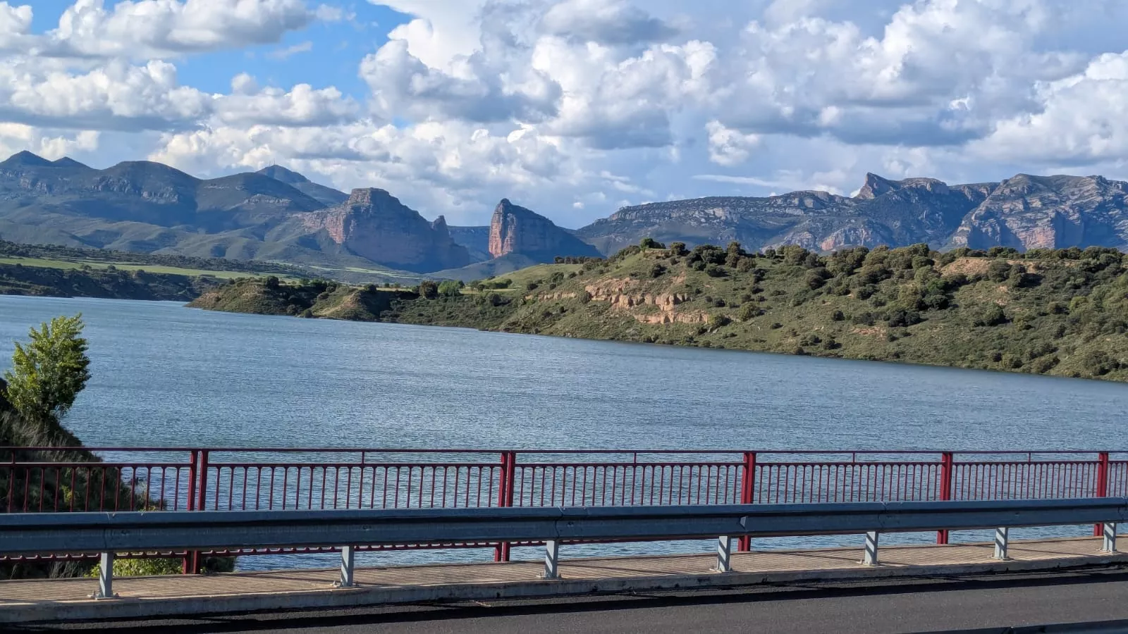 El pantano de Montearagón, al 93 %.