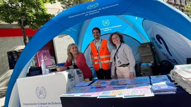 Carpa instalada por el Colegio de Enfermería en la plaza Concepción Arenal. Carpa instalada por el Colegio de Enfermería en la plaza Concepción Arenal.