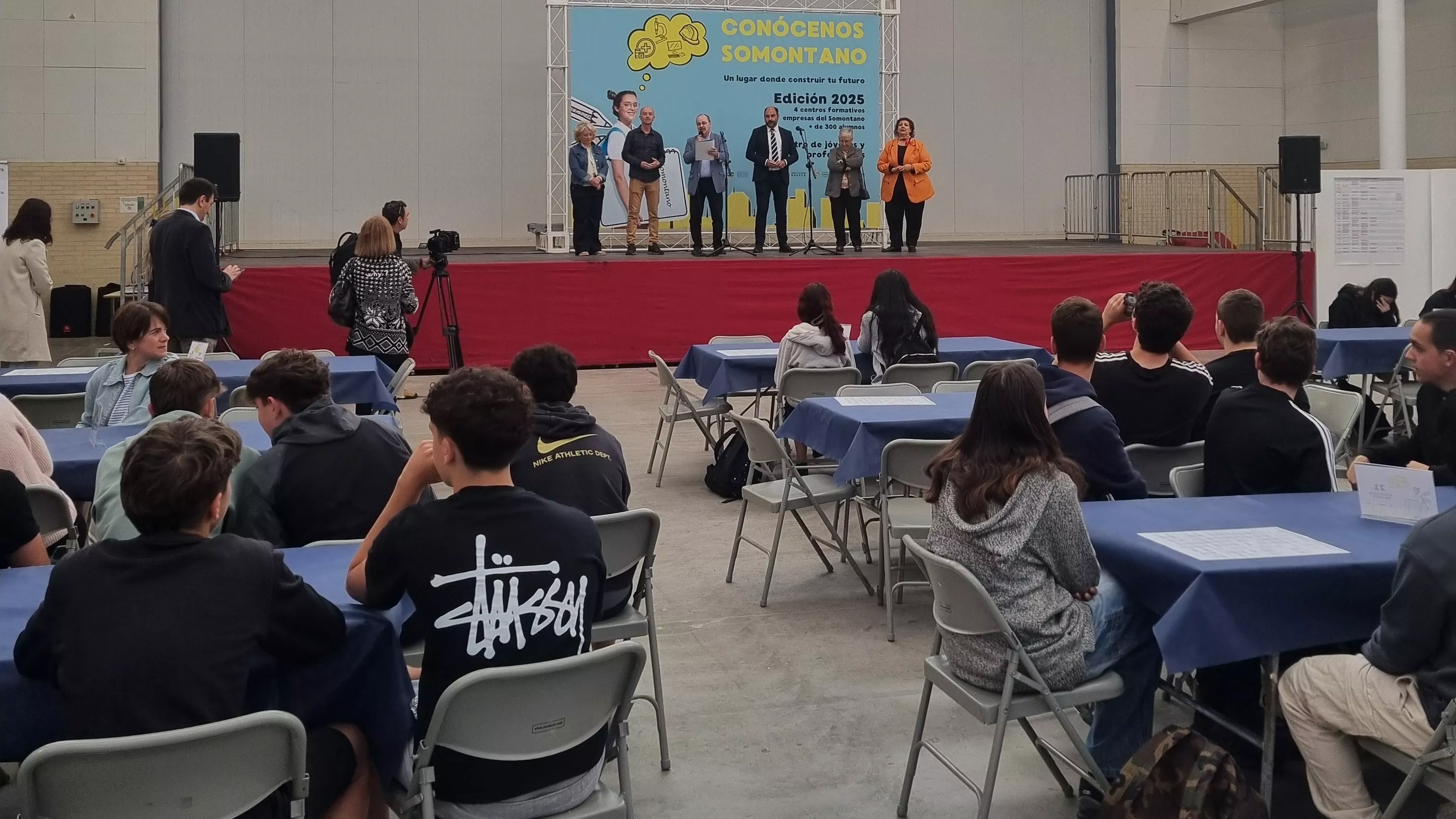 Conócenos Somontano reunión a 300 estudiantes en Barbastro