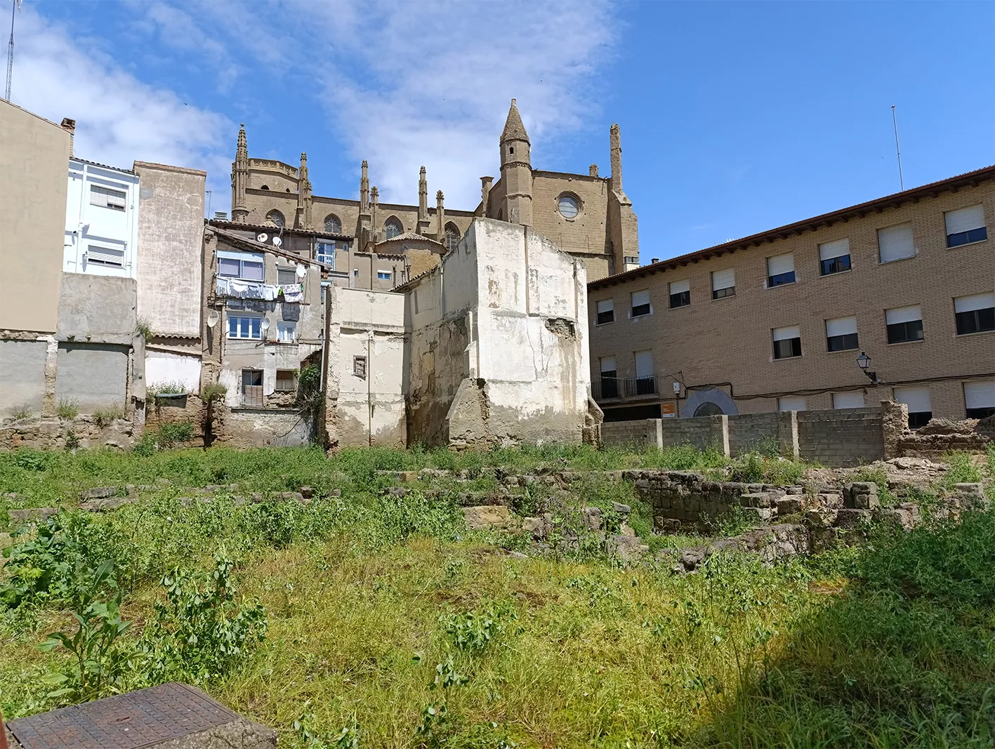 Solar de la calle Zarandia.