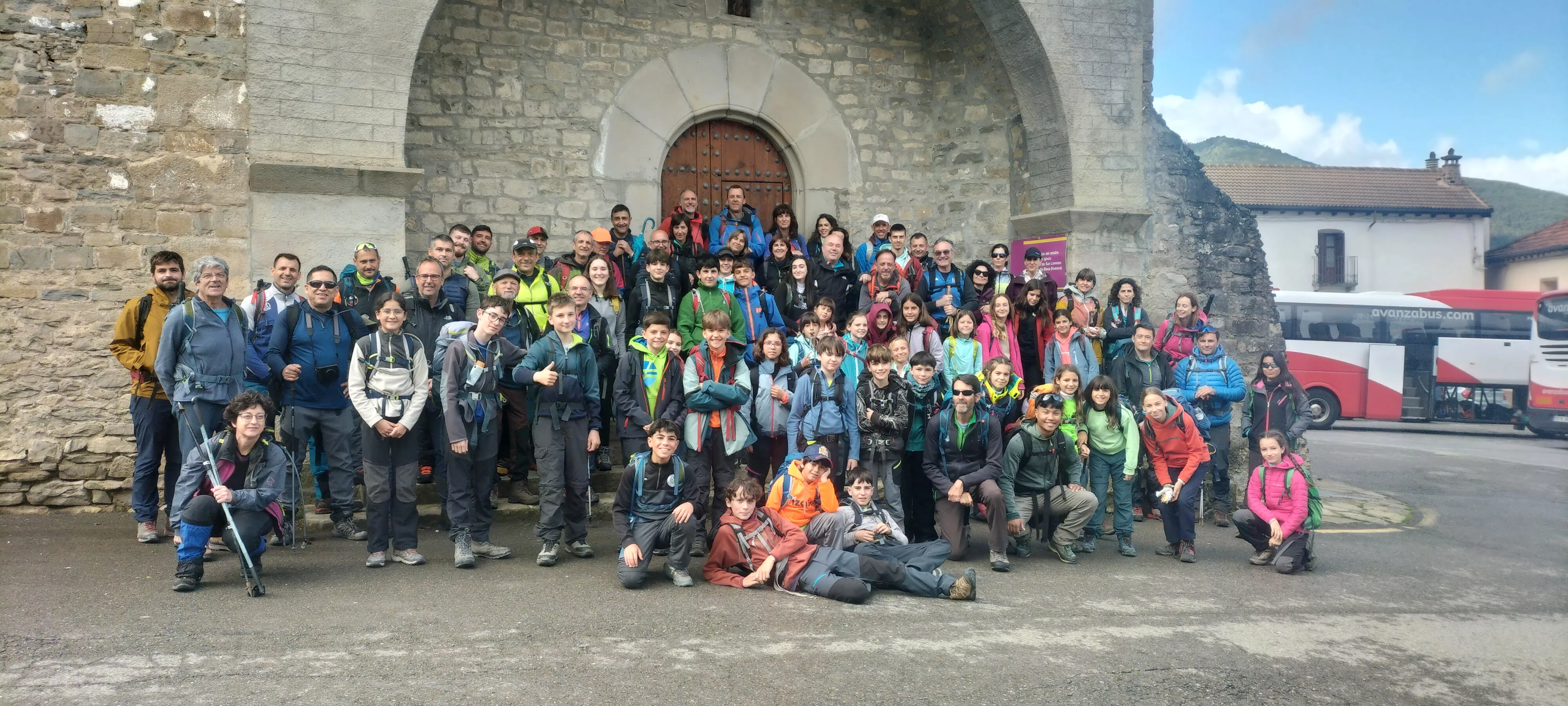 Foto del grupo del curso de montaña.