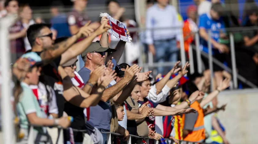 Los abonados del Huesca podrán retirar entradas con descuento para el duelo ante el Elche