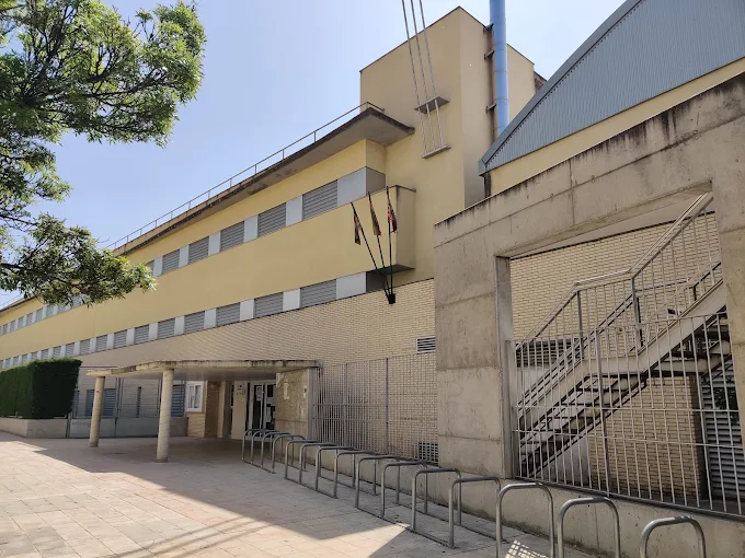 Colegio Pirineos-Pyrénées de Huesca.