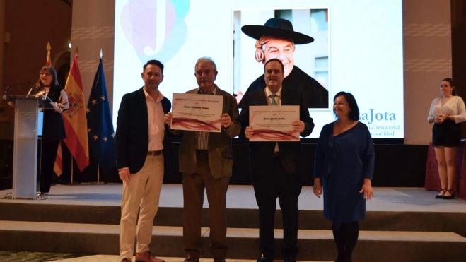 Víctor Miranda y Javier García Antón, académicos de honor