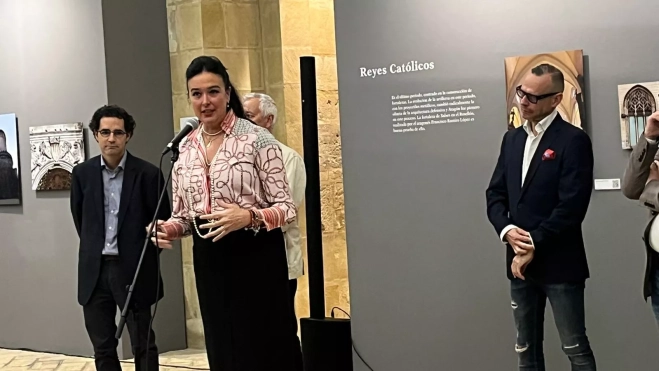 La alcaldesa de Huesca, durante su intervención en la inauguración. Foto Mercedes Manterola La alcaldesa de Huesca, durante su intervención en la inauguración. Foto Mercedes Manterola