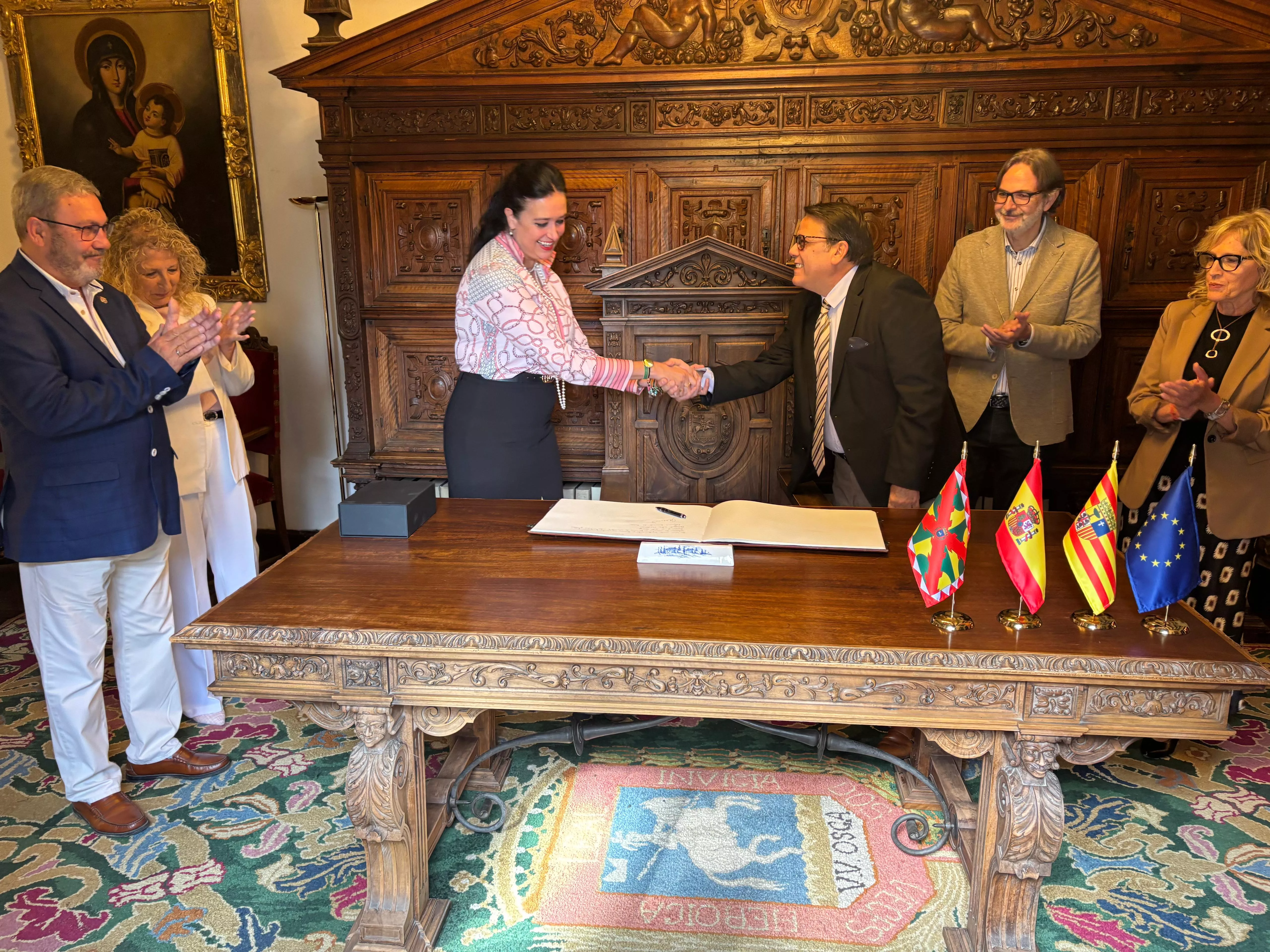 Huesca y el consulado de Cuba estrechan lazos institucionales y culturales.