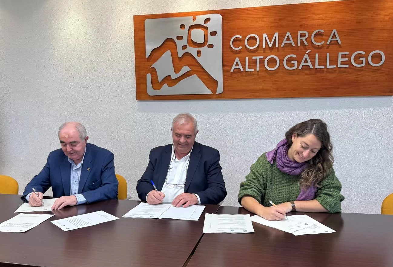 Firma del convenio de Comarca, Cámara y Aepag