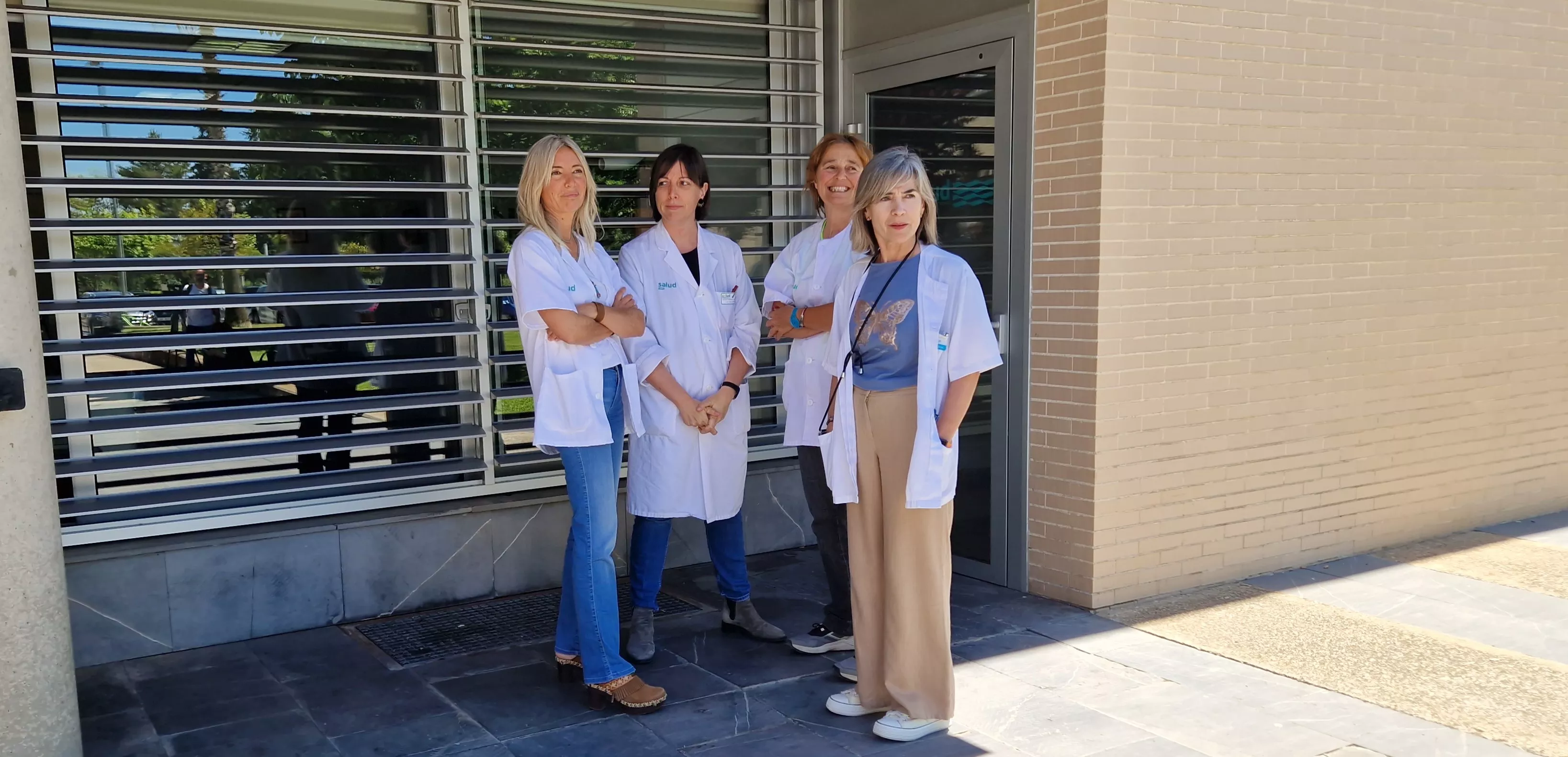 Visita a la unidad de psicogeriatría para mayores con trastornos mentales graves. Foto Myriam Martínez