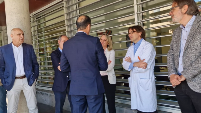 Visita a la unidad de psicogeriatría para mayores con trastornos mentales graves. Foto Myriam Martínez