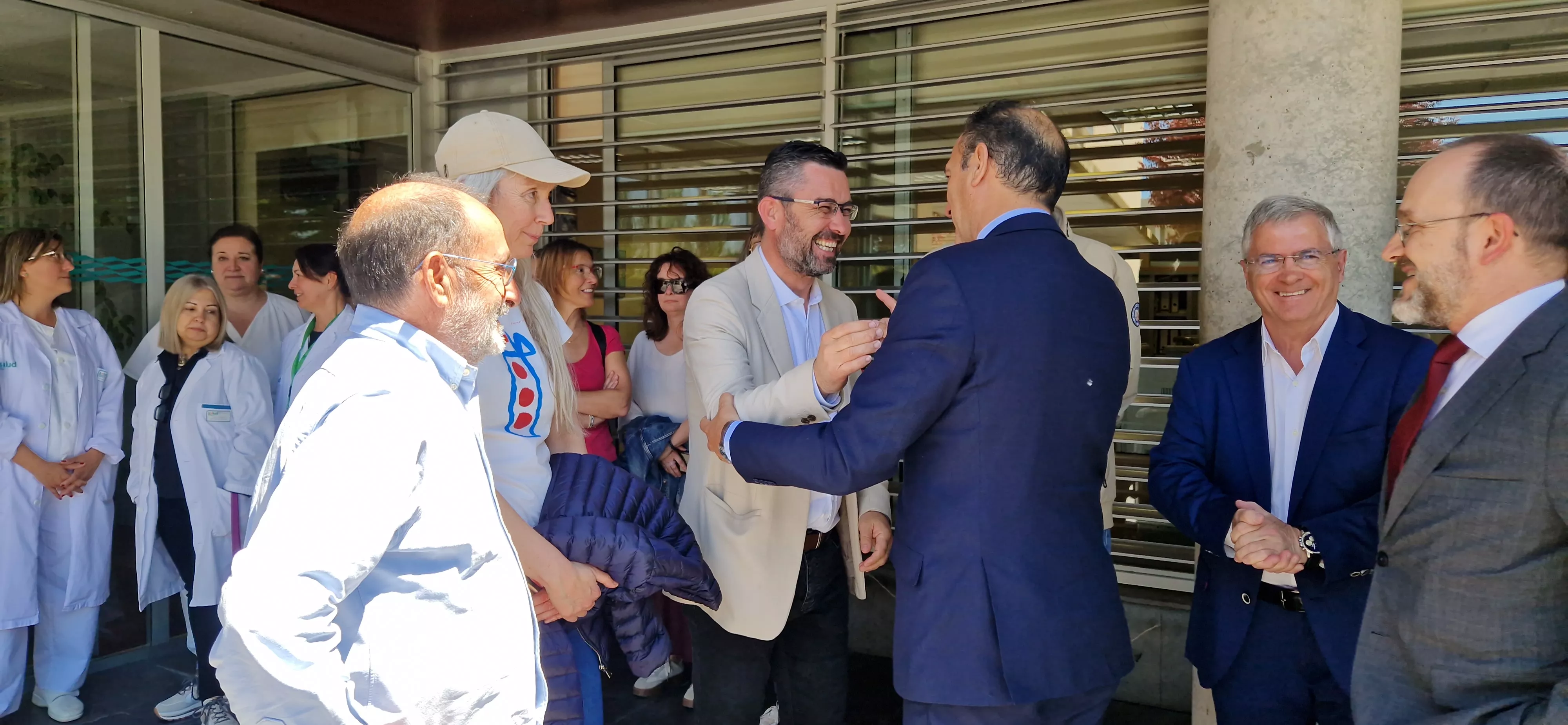 Visita a la unidad de psicogeriatría para mayores con trastornos mentales graves. Foto Myriam Martínez