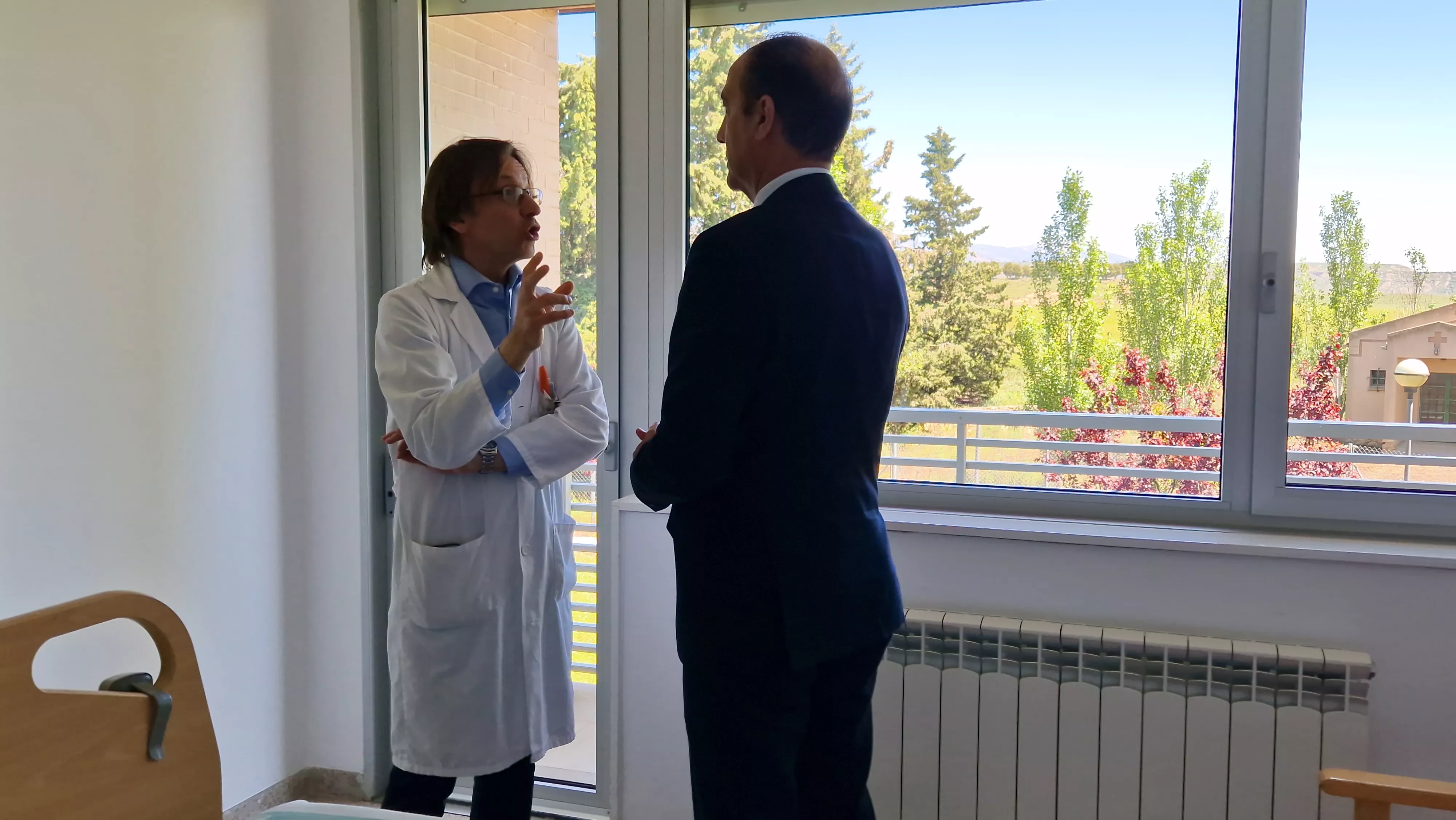 Visita a la unidad de psicogeriatría para mayores con trastornos mentales graves. Foto Myriam Martínez