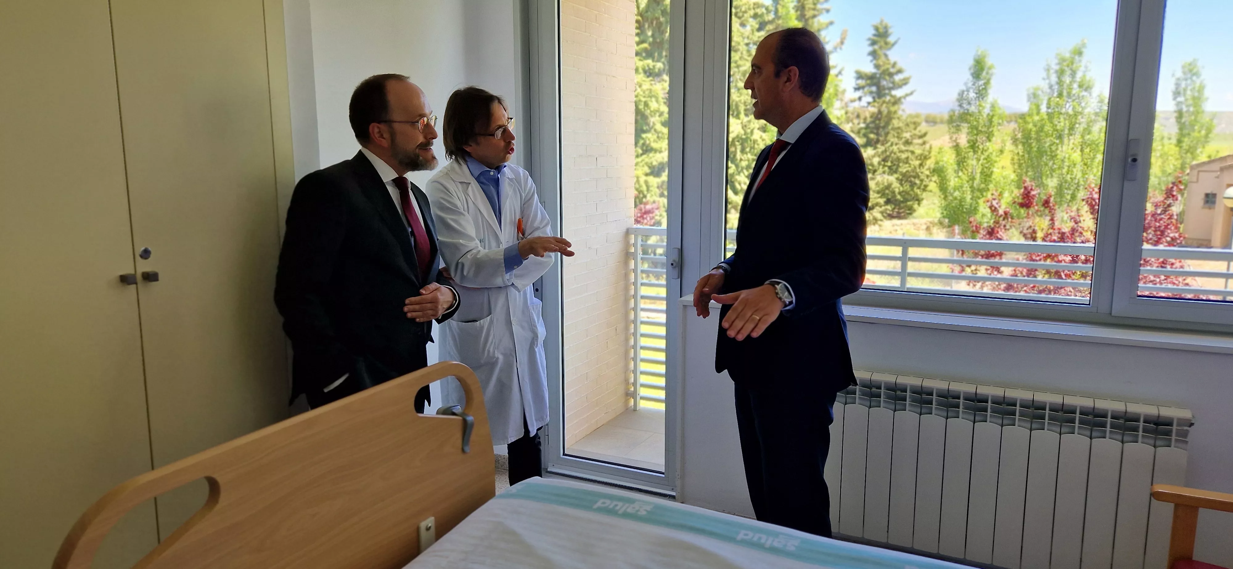 Visita a la unidad de psicogeriatría para mayores con trastornos mentales graves. Foto Myriam Martínez