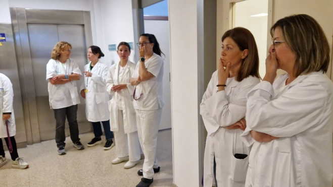 Visita a la unidad de psicogeriatría para mayores con trastornos mentales graves. Foto Myriam Martínez