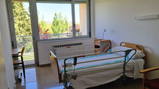 Visita a la unidad de psicogeriatría para mayores con trastornos mentales graves. Foto Myriam Martínez