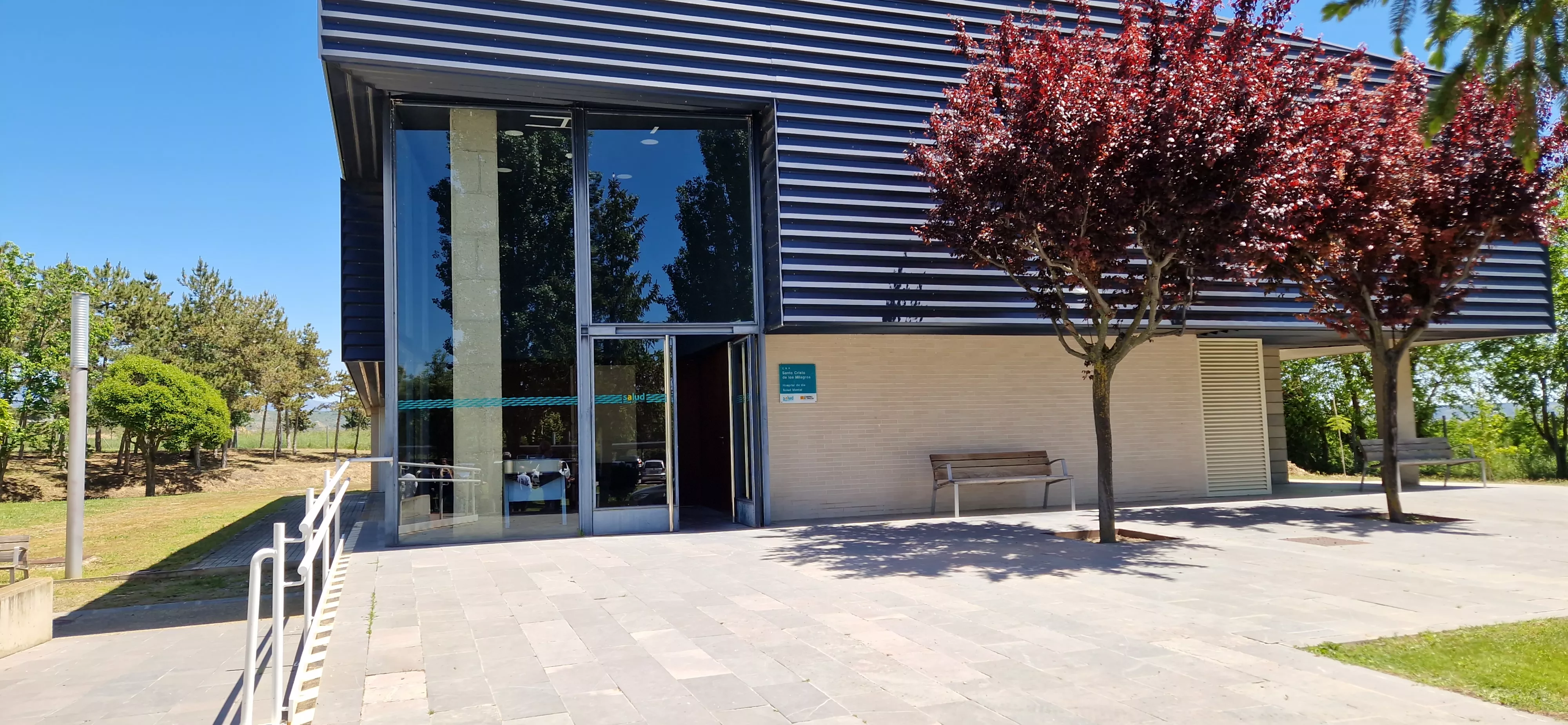 Visita a la unidad de psicogeriatría para mayores con trastornos mentales graves. Foto Myriam Martínez