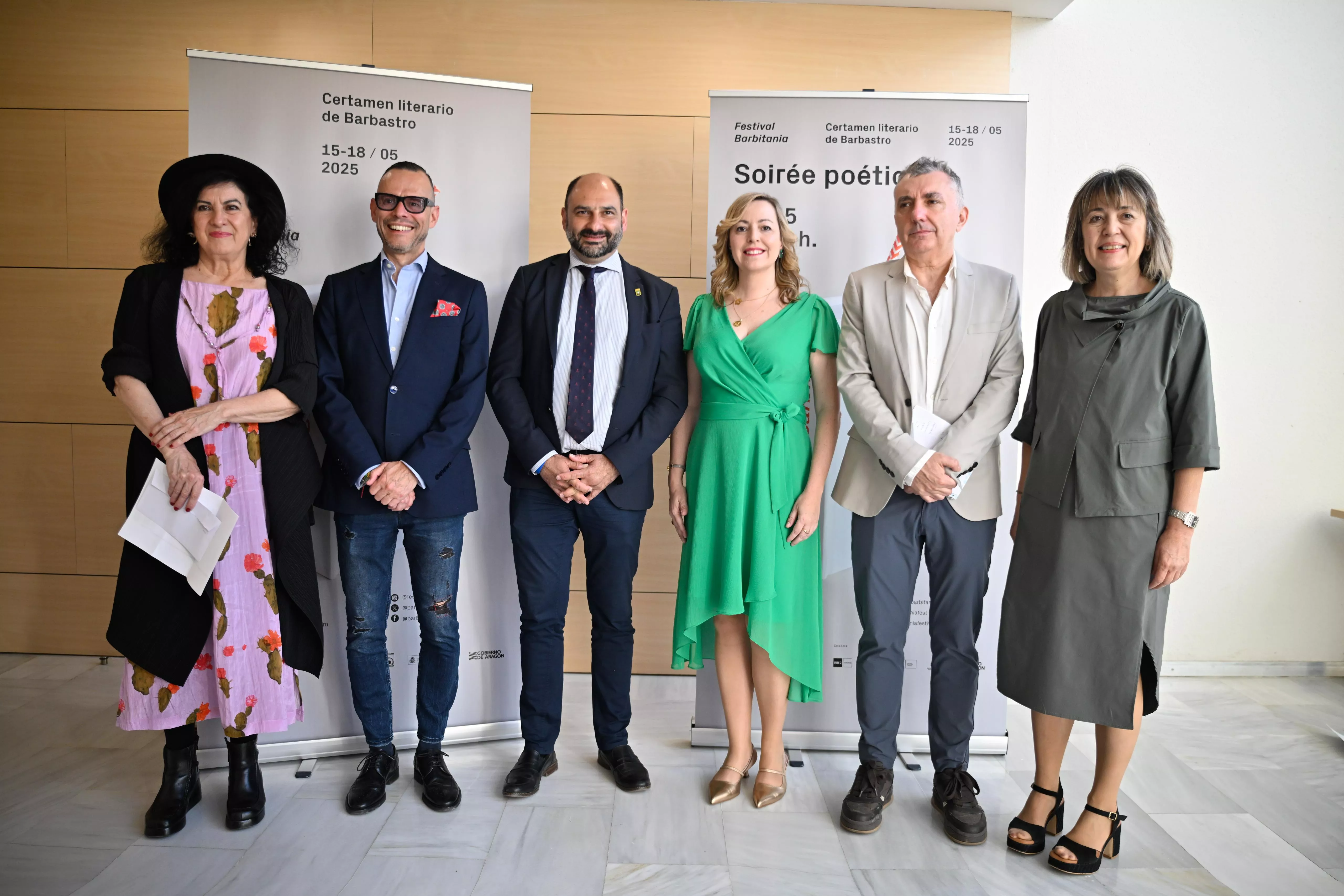 Autoridades y presidentes de los jurados en el Centro de Congresos y Exposiciones de Barbastro