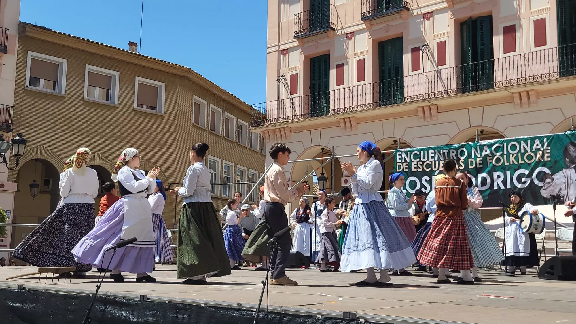 Encuentro de Escuelas de Folclore José Rodríguez en Huesca