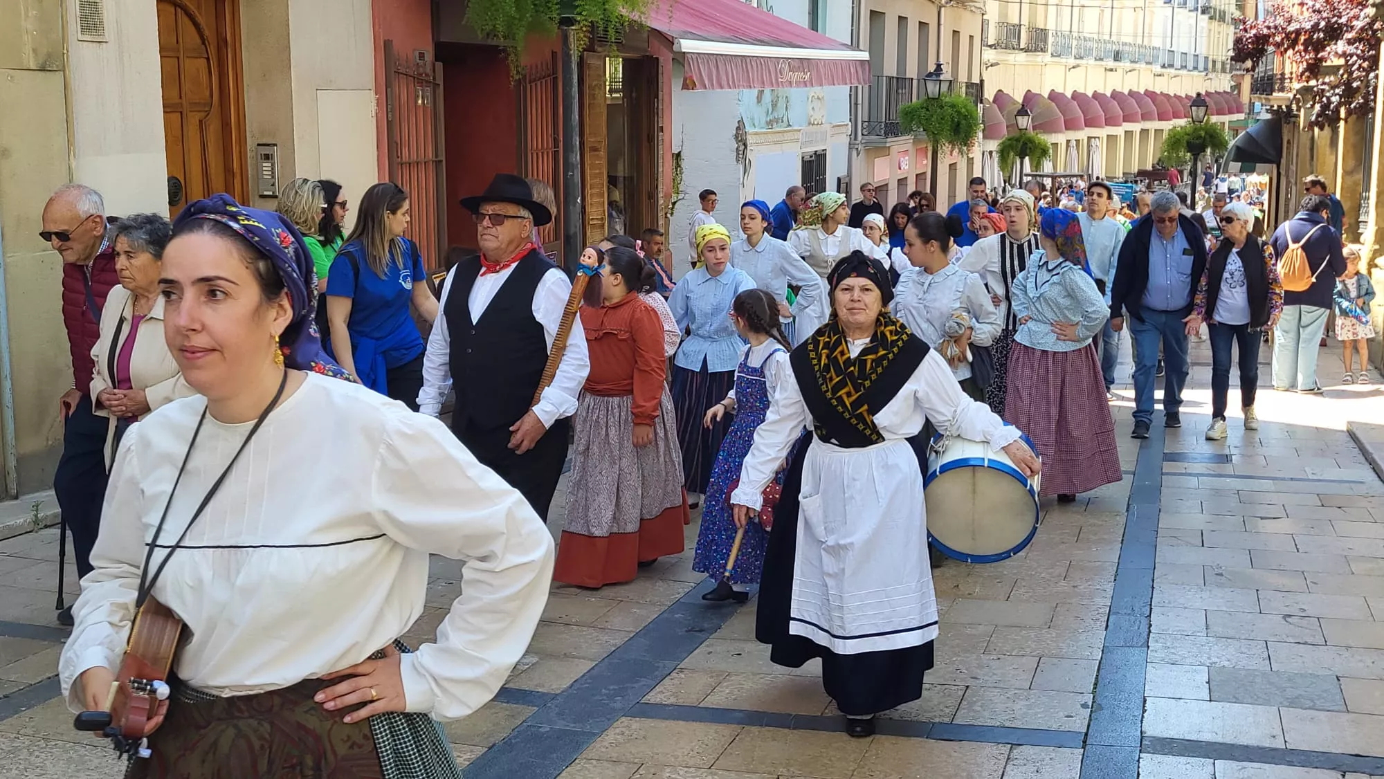 Encuentro de Escuelas de Folclore José Rodríguez en Huesca