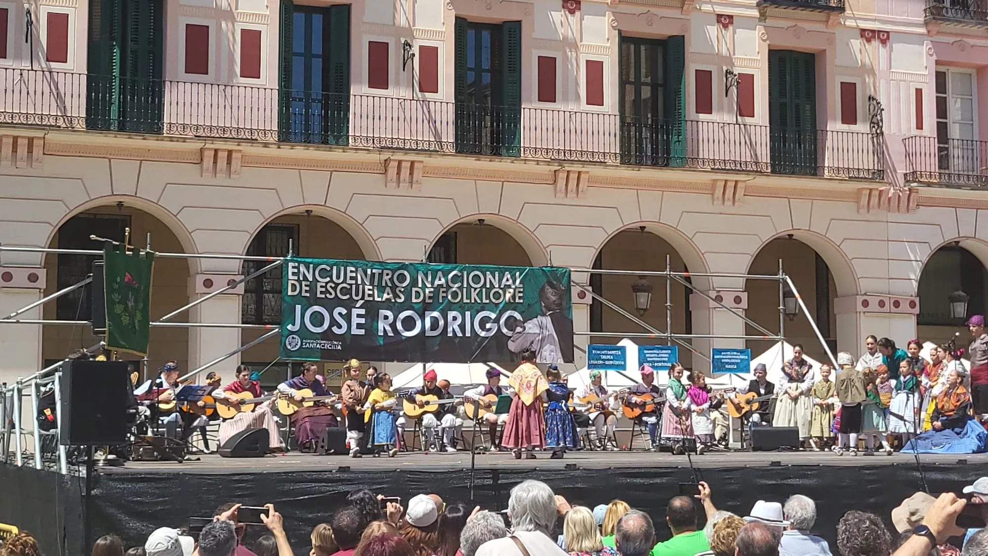 Encuentro de Escuelas de Folclore José Rodríguez en Huesca