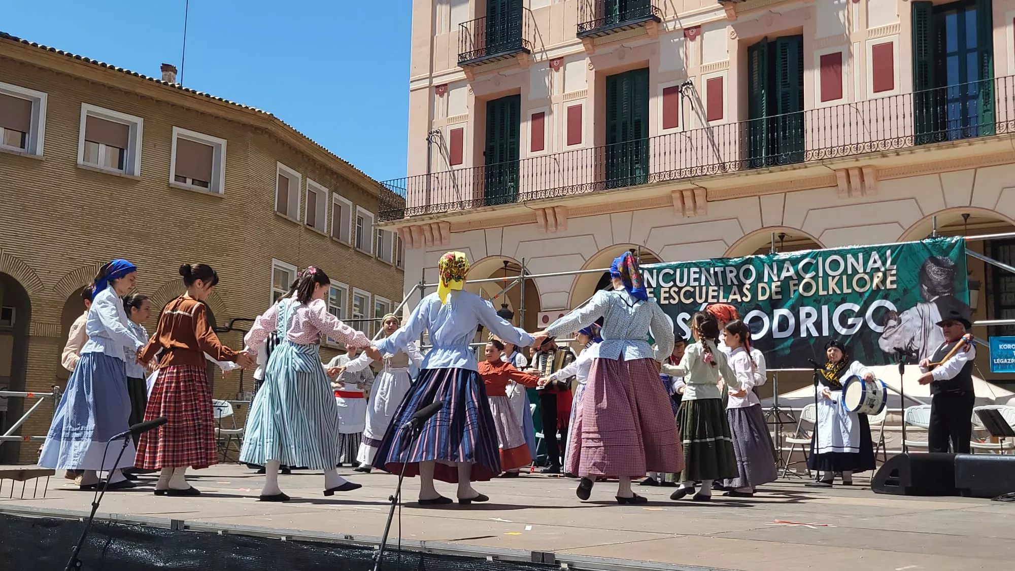Encuentro de Escuelas de Folclore José Rodríguez en Huesca