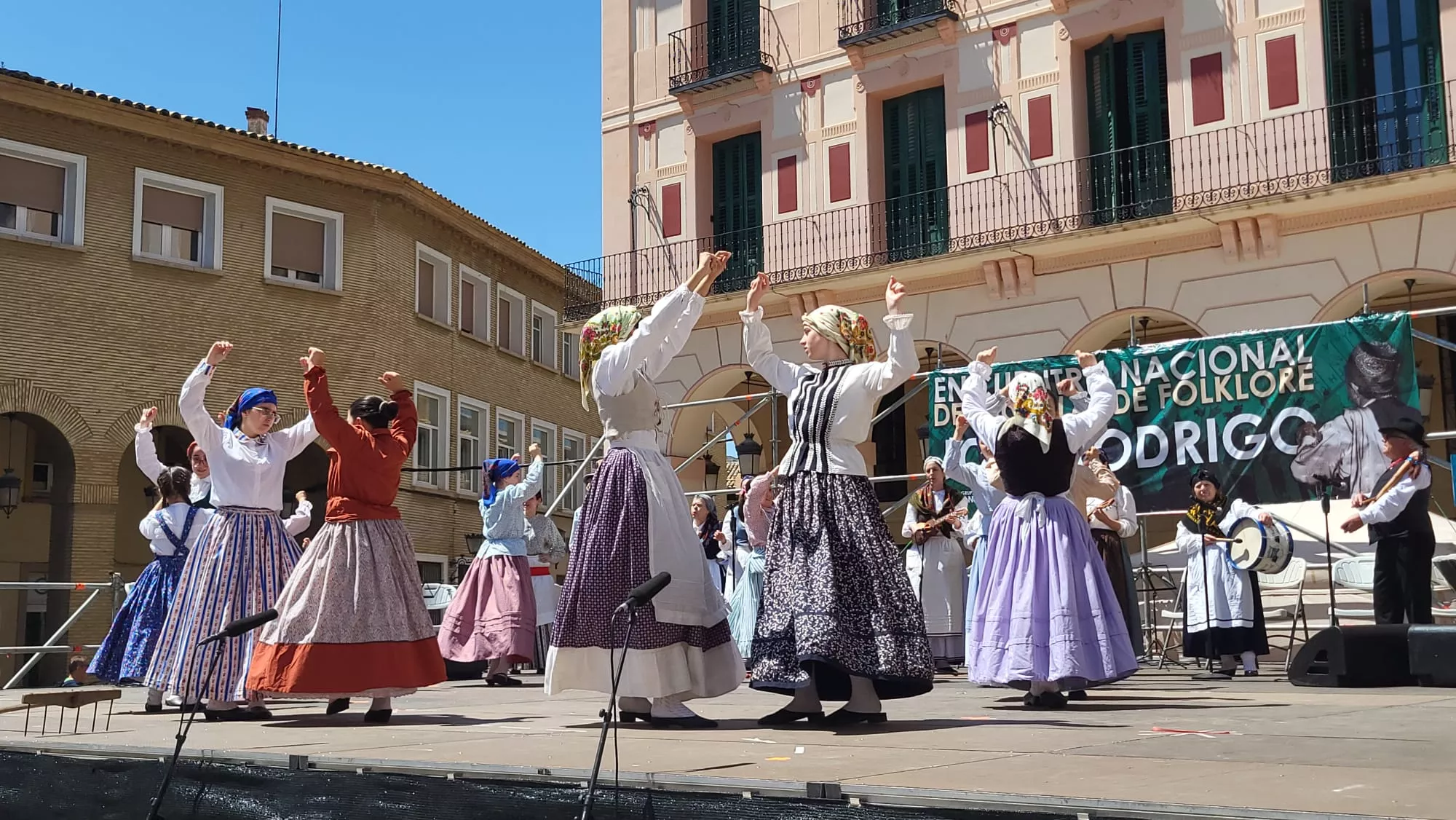 Encuentro de Escuelas de Folclore José Rodríguez en Huesca