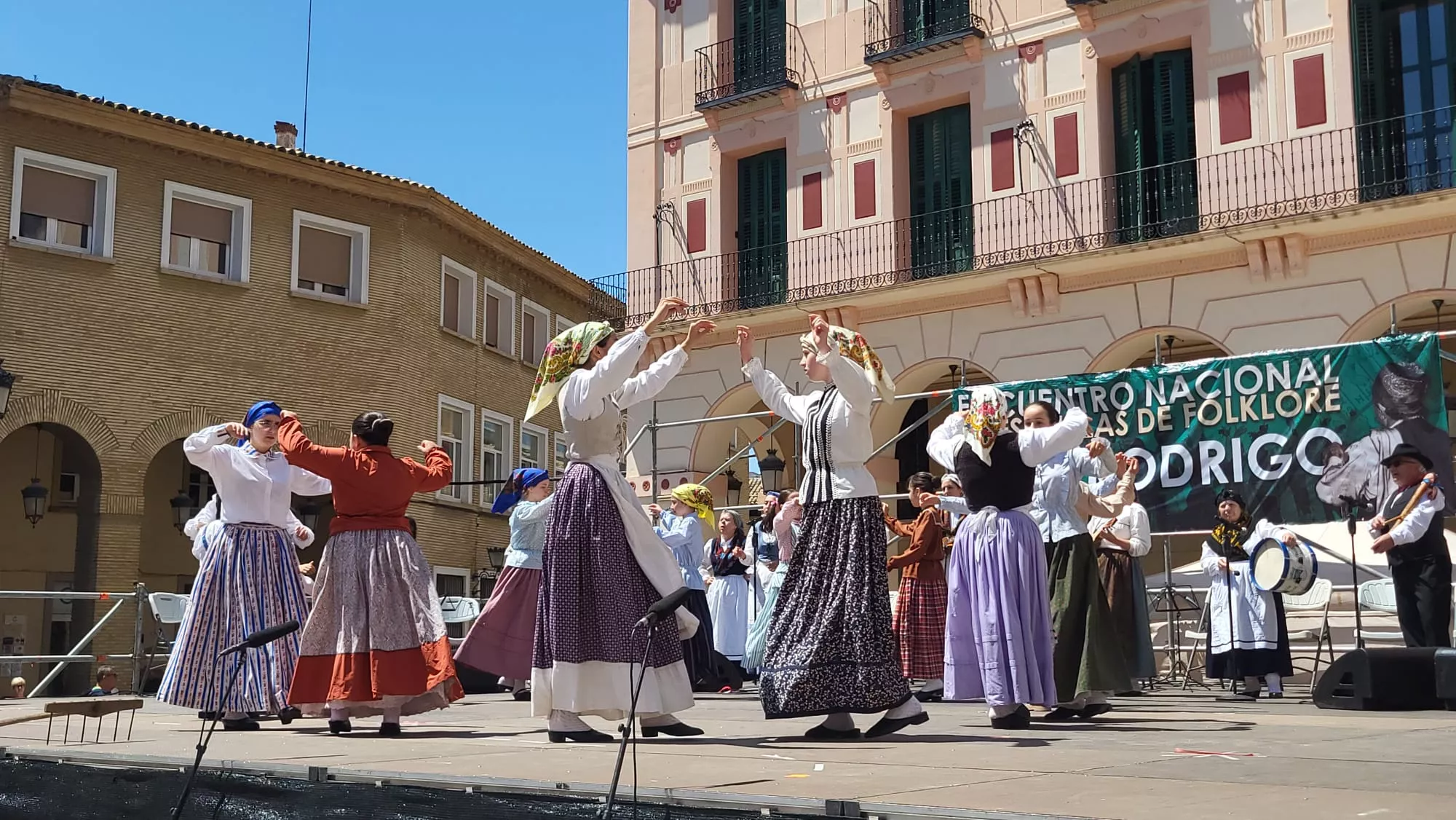 Encuentro de Escuelas de Folclore José Rodríguez en Huesca