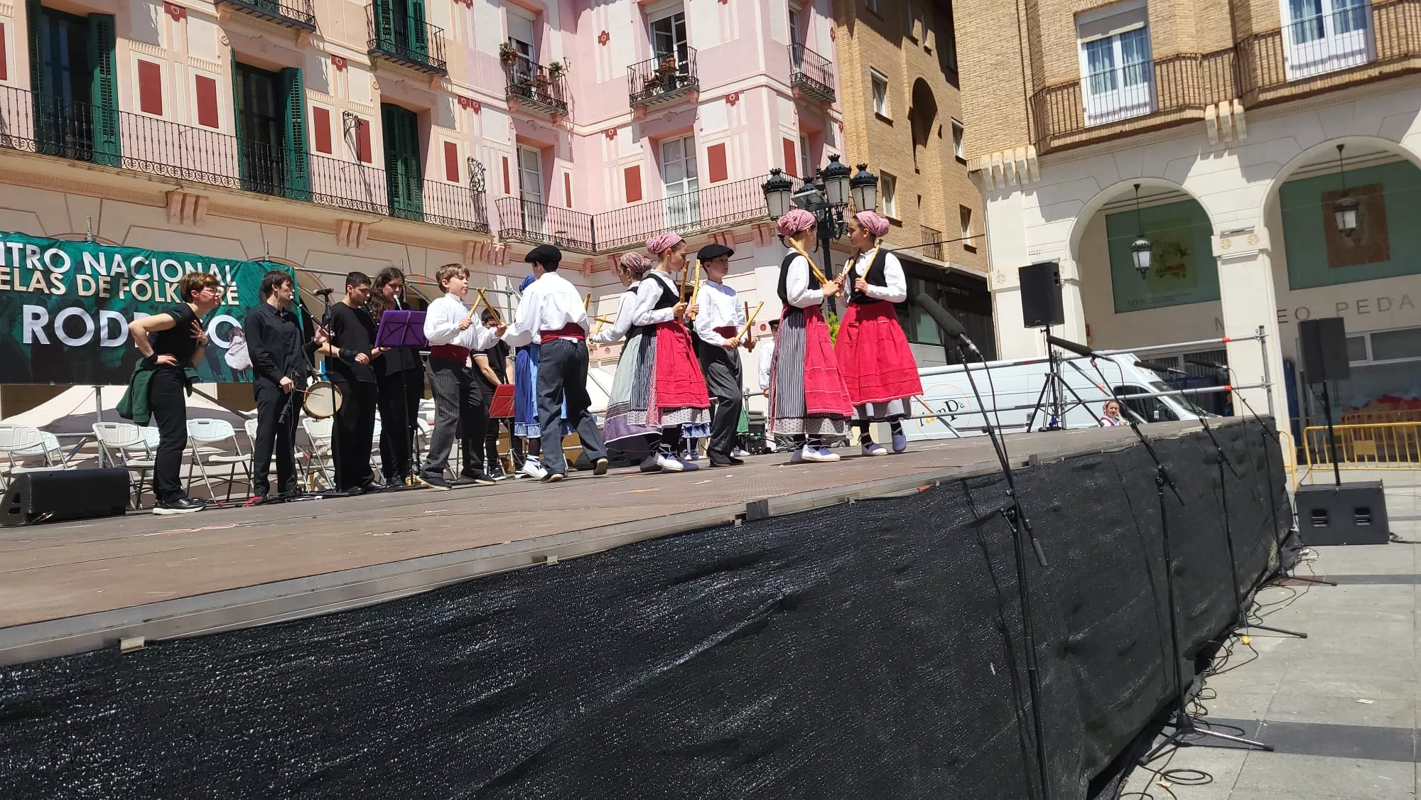 Encuentro de Escuelas de Folclore José Rodríguez en Huesca