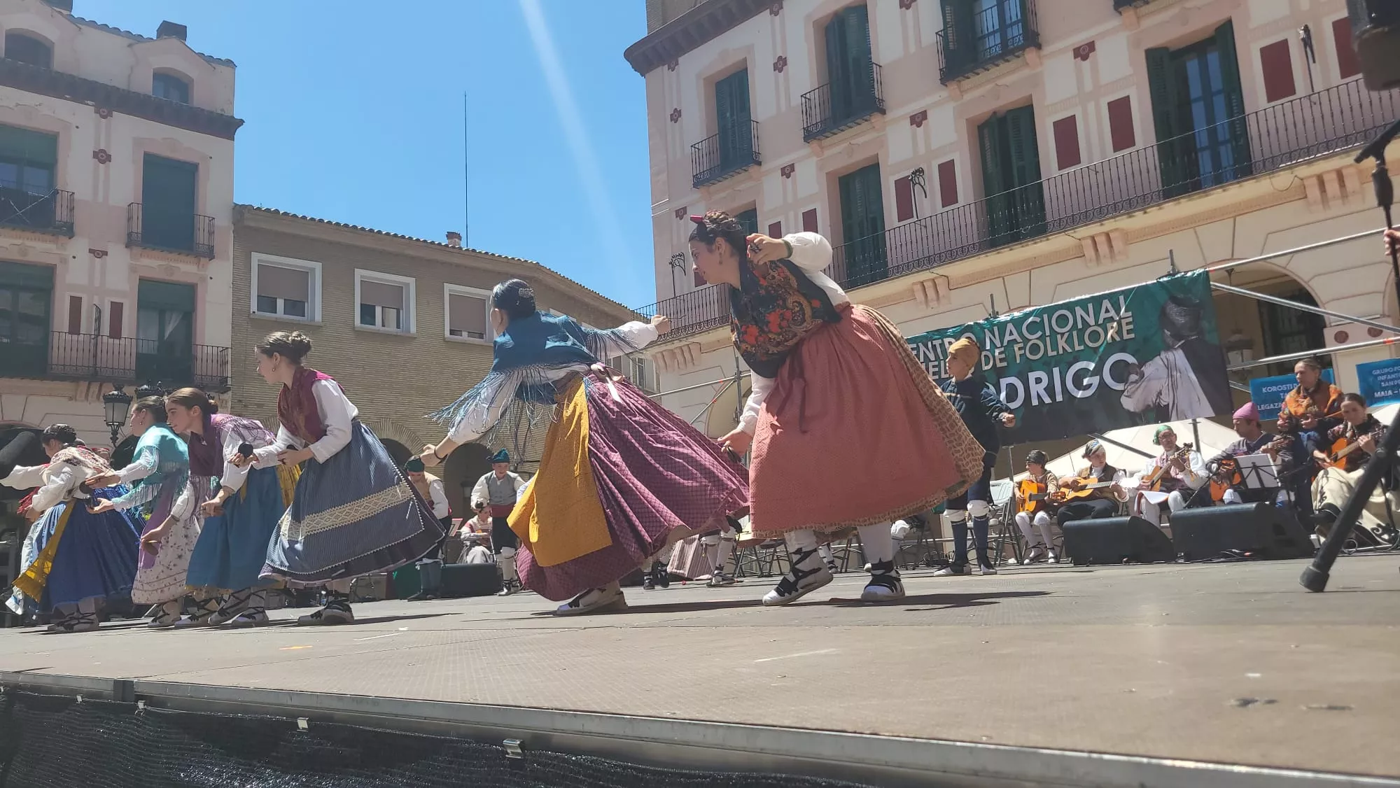 Encuentro de Escuelas de Folclore José Rodríguez en Huesca